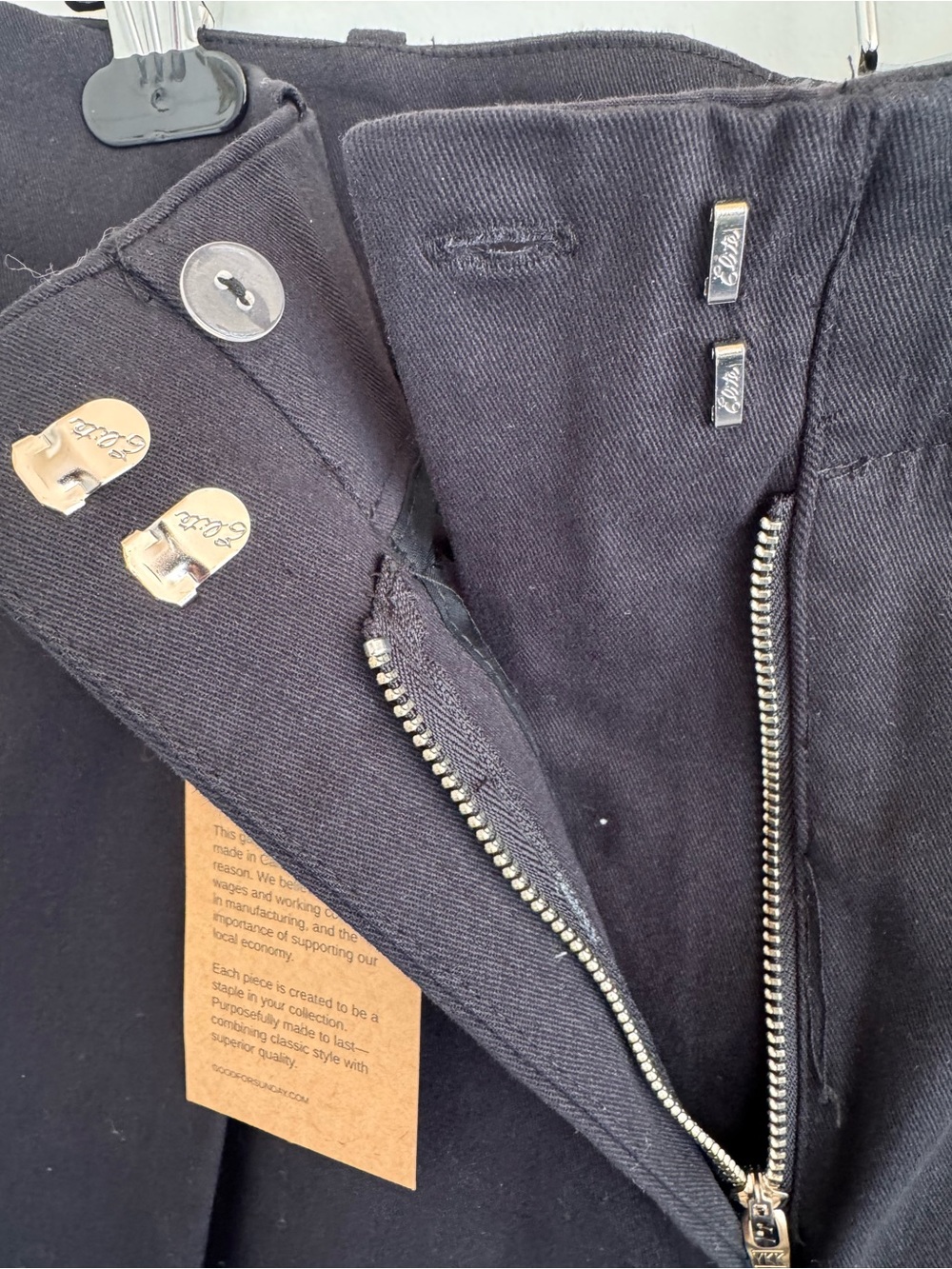 Organic Cotton High-rise pleated Trousers - Picture 6 of 12